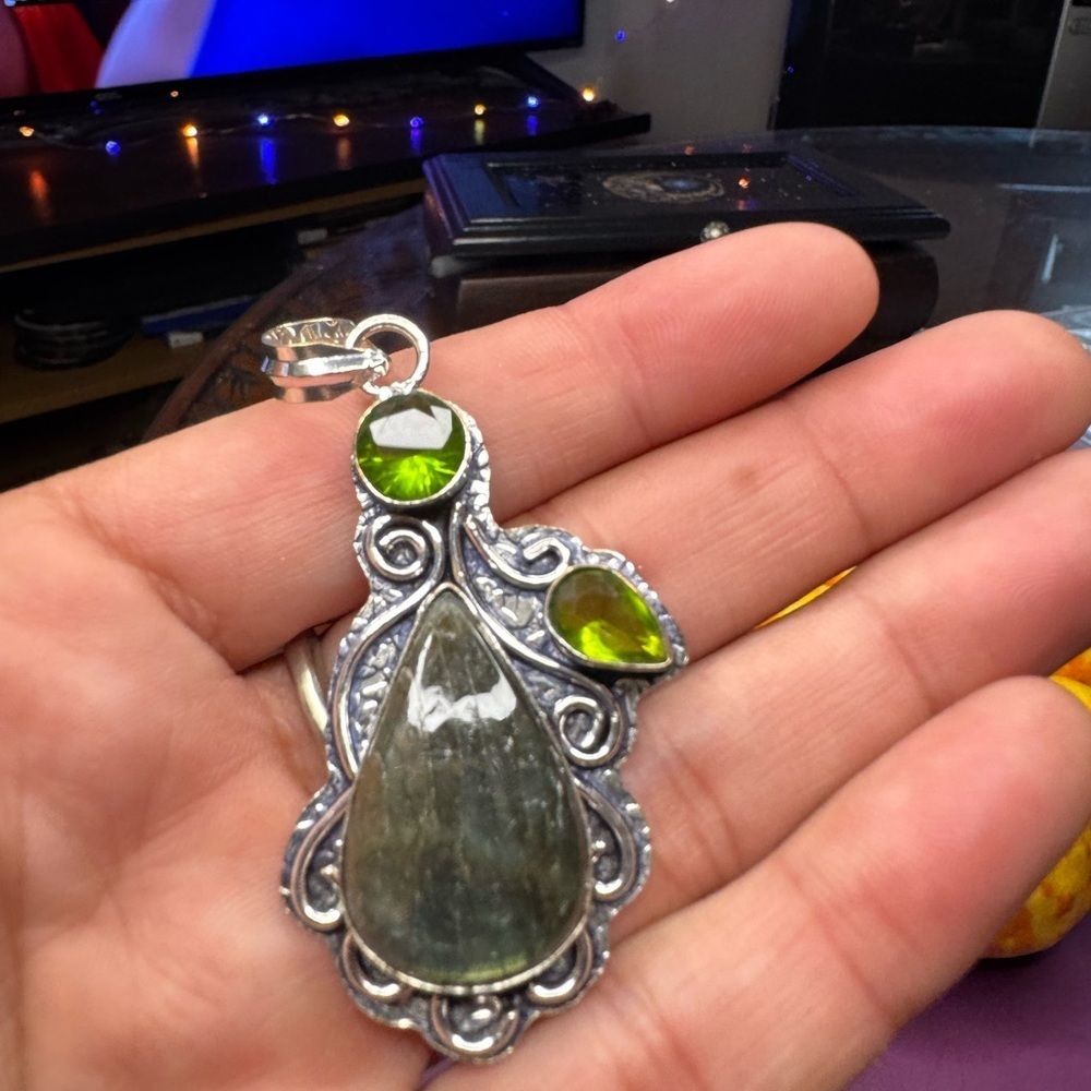 Beautiful Fiery Labradorite and Peridot Pendant 2.5"